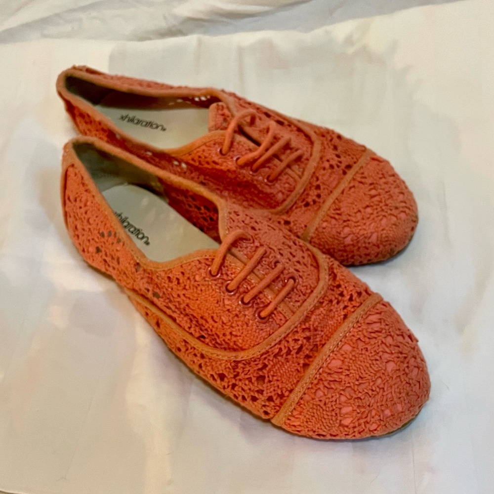 Coral Crochet Tie Shoes Xhilaration brand size 6.5 Womens orange lace loafers 🧶